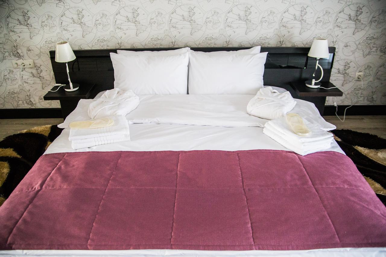 Shypyntsi Chalet מראה חיצוני תמונה
