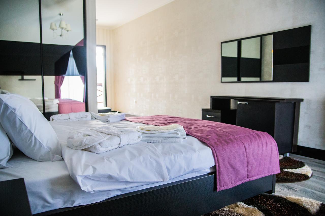 Shypyntsi Chalet מראה חיצוני תמונה