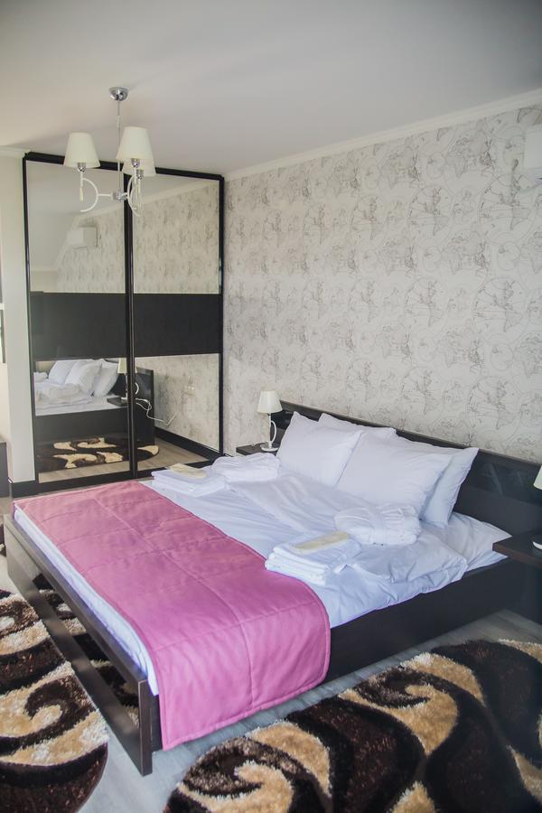 Shypyntsi Chalet מראה חיצוני תמונה
