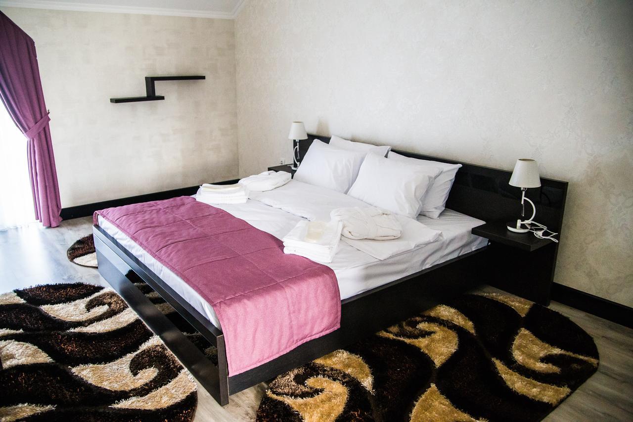 Shypyntsi Chalet מראה חיצוני תמונה