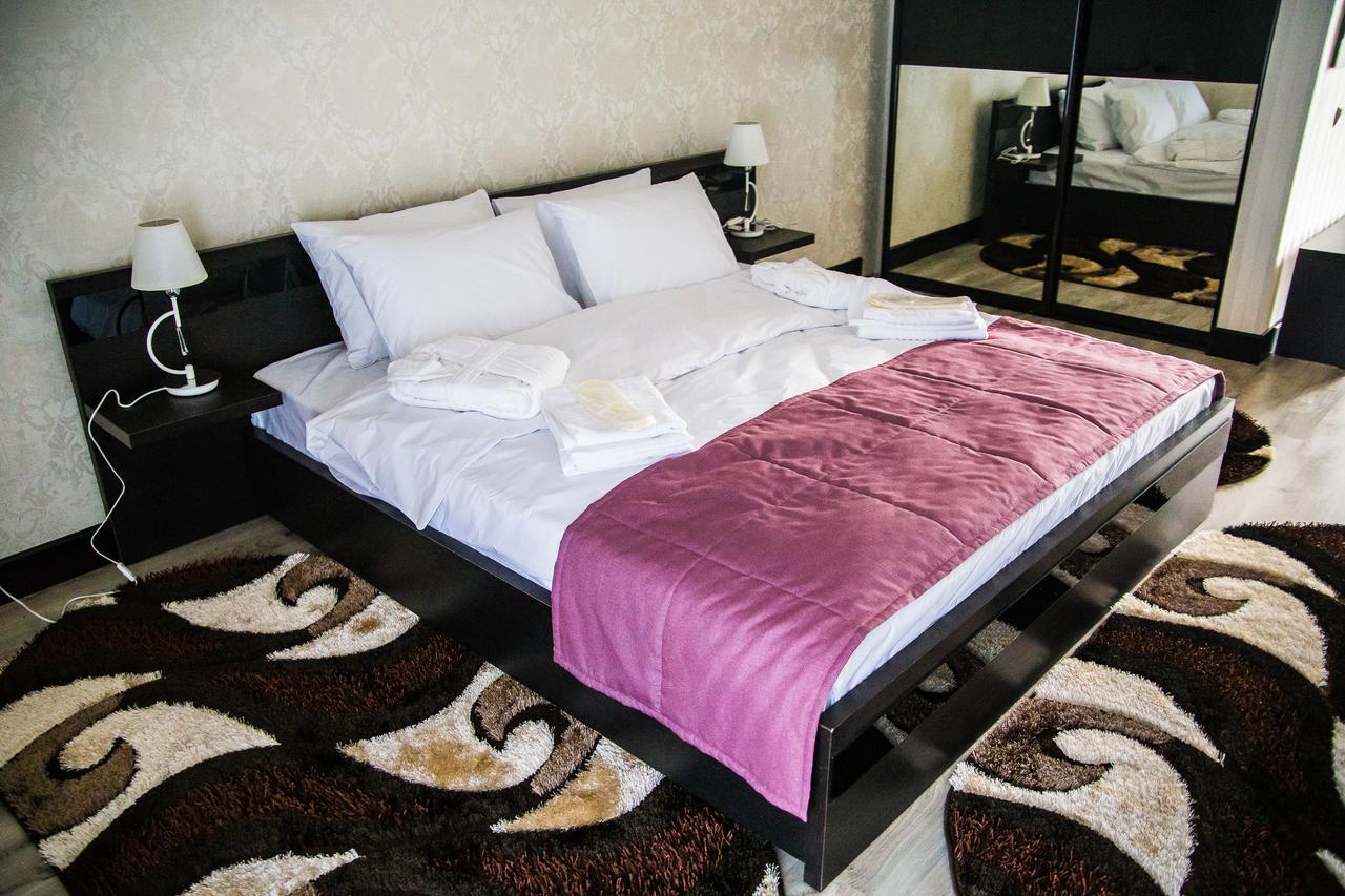 Shypyntsi Chalet מראה חיצוני תמונה