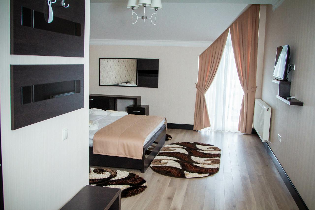 Shypyntsi Chalet מראה חיצוני תמונה